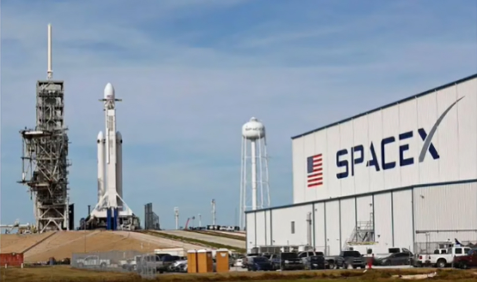 Xov Xwm Kev Lag Luam SpaceX Npaj Yuav Siv $ 55 Billion Los Tsim Cov Hoobkas Semiconductor hauv Texas