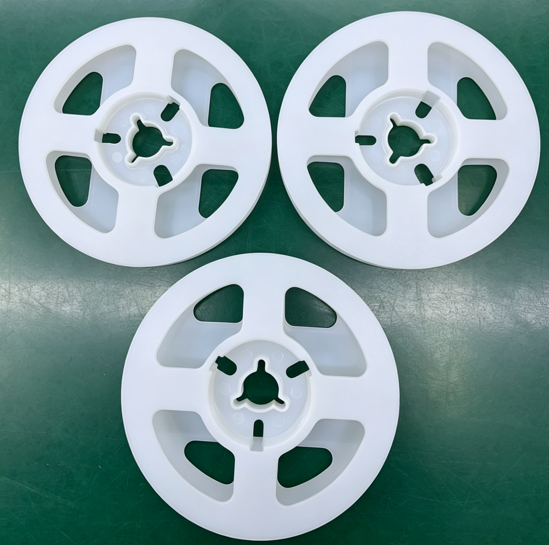 Actualización do produto Carrete de plástico branco de 4 polgadas para cinta e carrete SMD